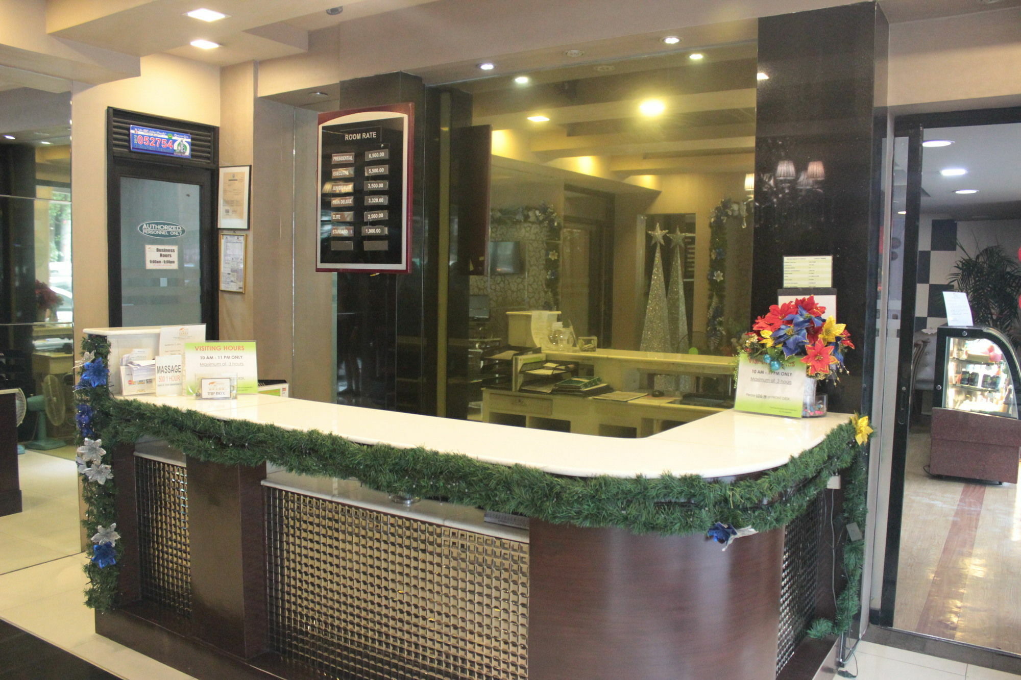 קואזון סיטי Pghi Hotel מראה חיצוני תמונה